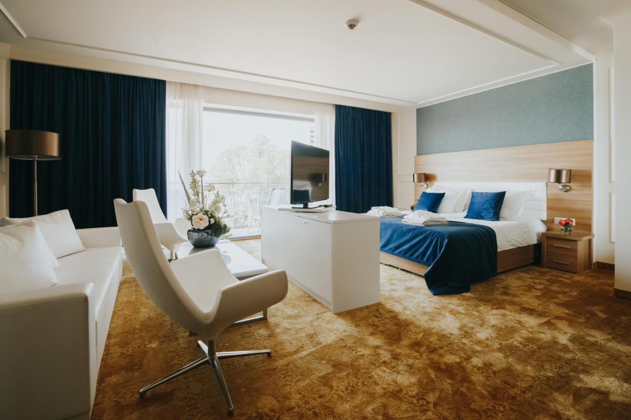 Hotel Sulkowski Conference Resort Boguszyn  Екстериор снимка