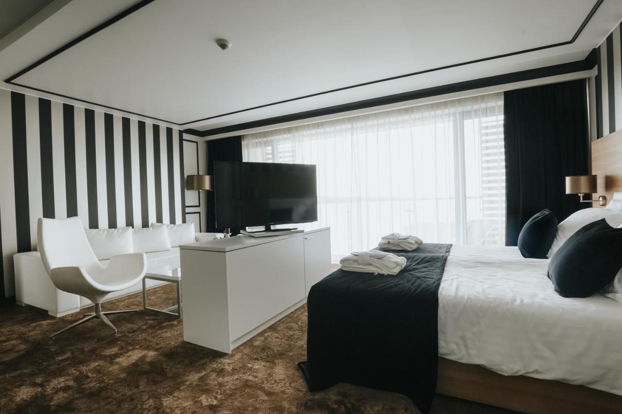 Hotel Sulkowski Conference Resort Boguszyn  Екстериор снимка